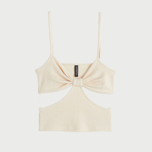 H&M Beige crinkled cut-out top - Picture 1 of 8